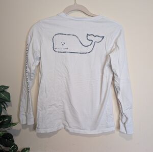 Vineyard Vines White Pocket Tee with Whale Design